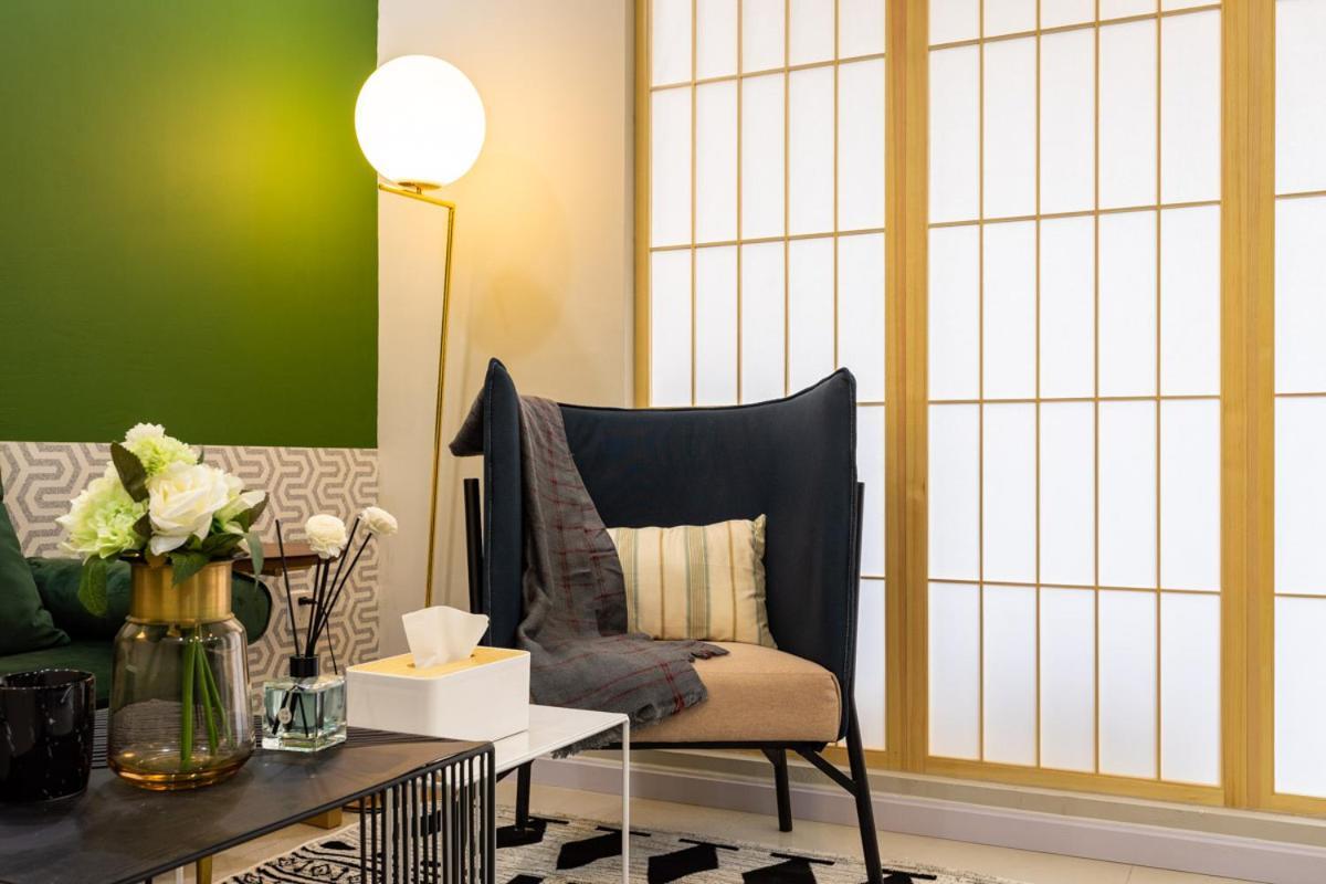 Wuhan Hongshan-Guanggu Square- Locals Apartment 00157650 외부 사진